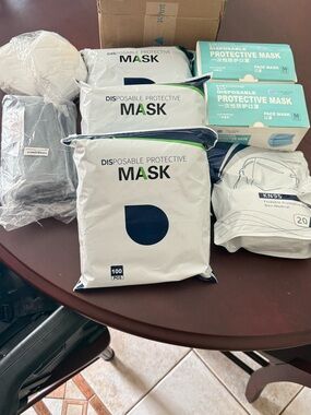 400 + Disposable Protective Face Masks - White and black  (Bulk Pack)